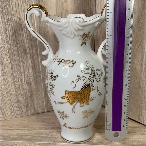 Elegant White and Gold Vase with Purple Flowers - Picture 9 of 11